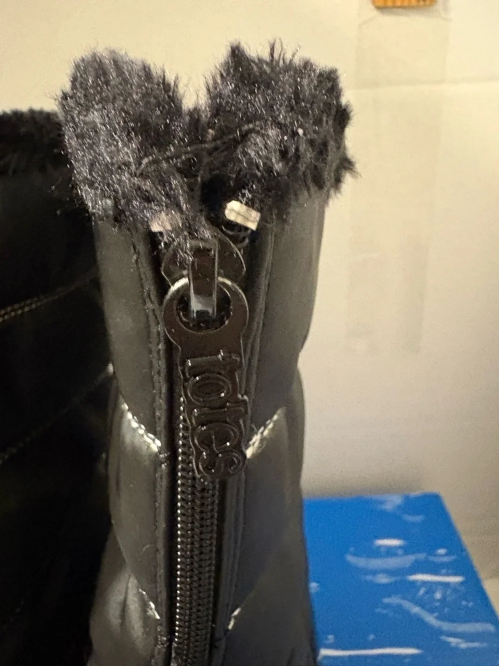 Totes girls SZ 3 black waterproof snow boots zip front closure‎ faux fur collar